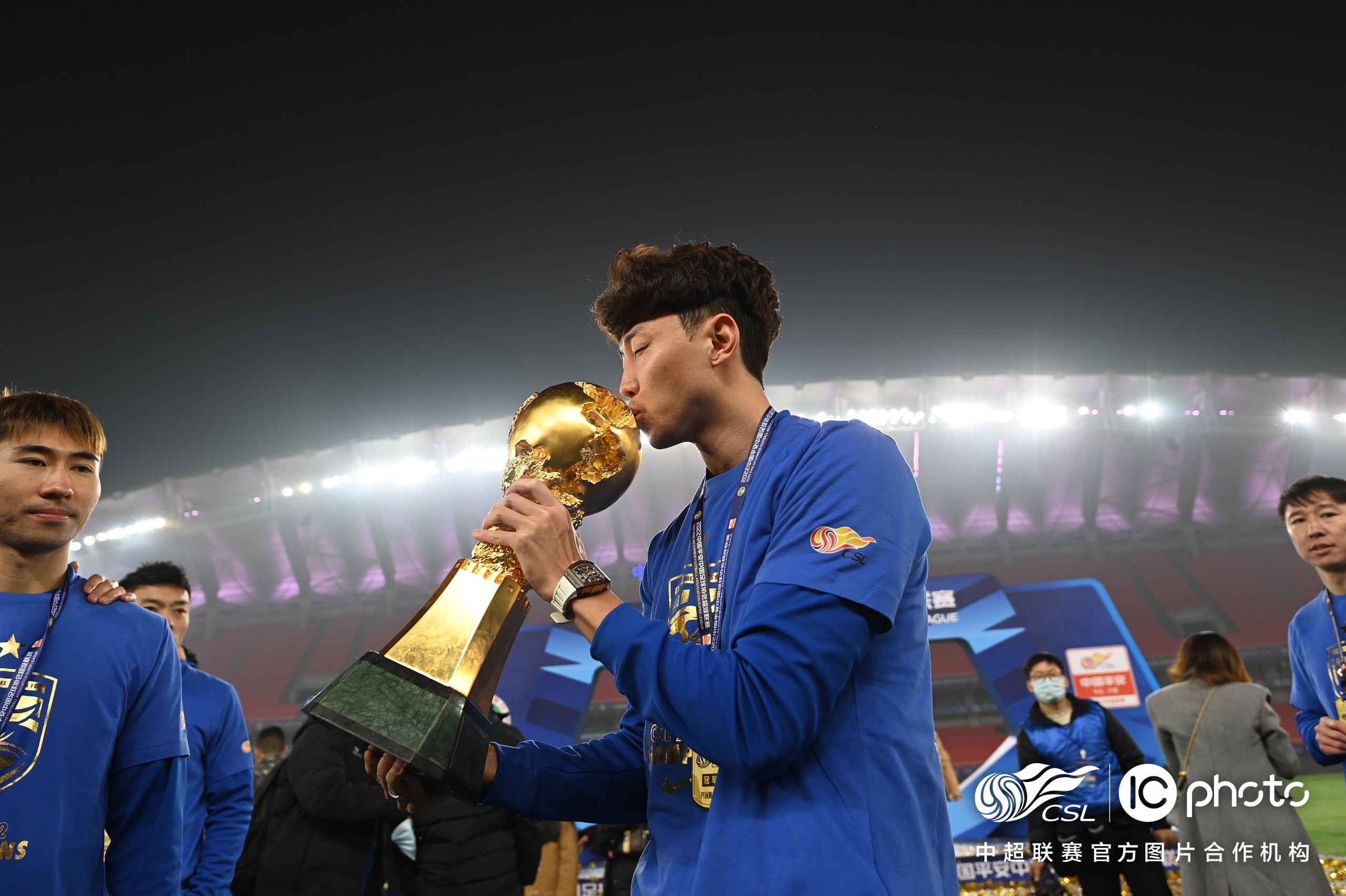 九游app下载-浙江队训练开放日，今晚扳平良机引欢呼，中超在即，阵容厚度经受考验的简单介绍